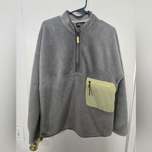 Large Womens Patagonia Gray and Yellowish Color Partial  Zip-Up Sweater.See Pics